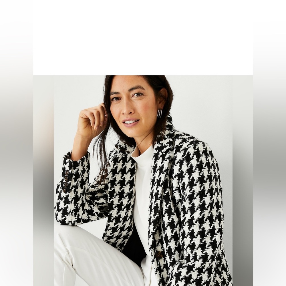 Stunning Ann Taylor full length coat, beautiful houndstooth pattern. Size M. NWT